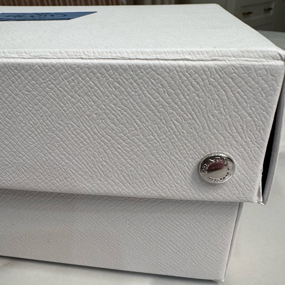 Prada Box - Picture 4 of 6
